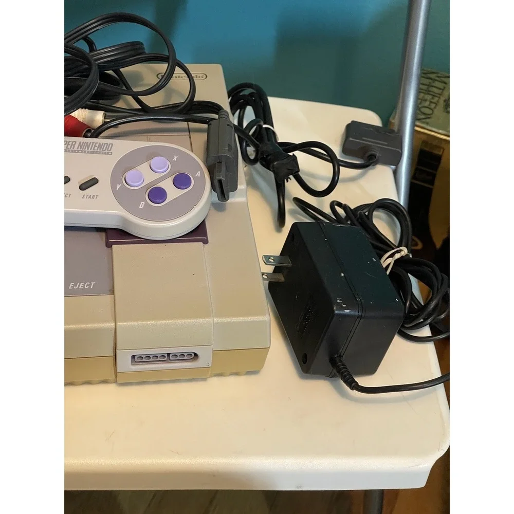 Super Nintendo SNES System Console With 1 OEM‎ Controller Authentic